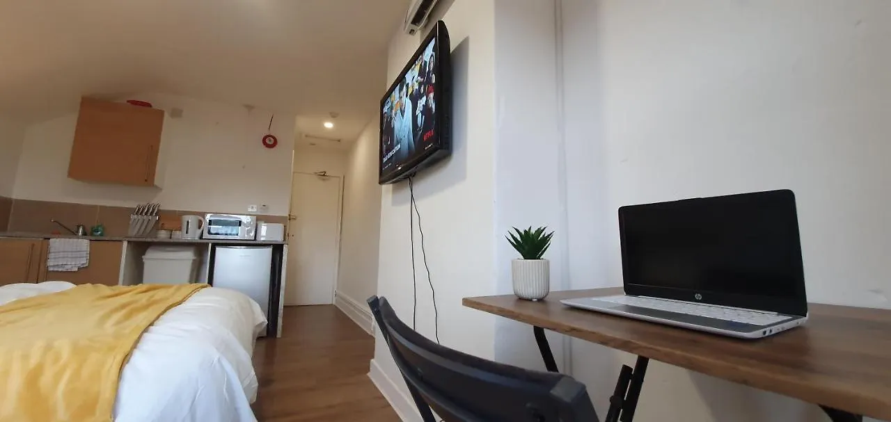 Fast Broadband, Budget Stay, Free Netflix. Cardiff 0*,  United Kingdom