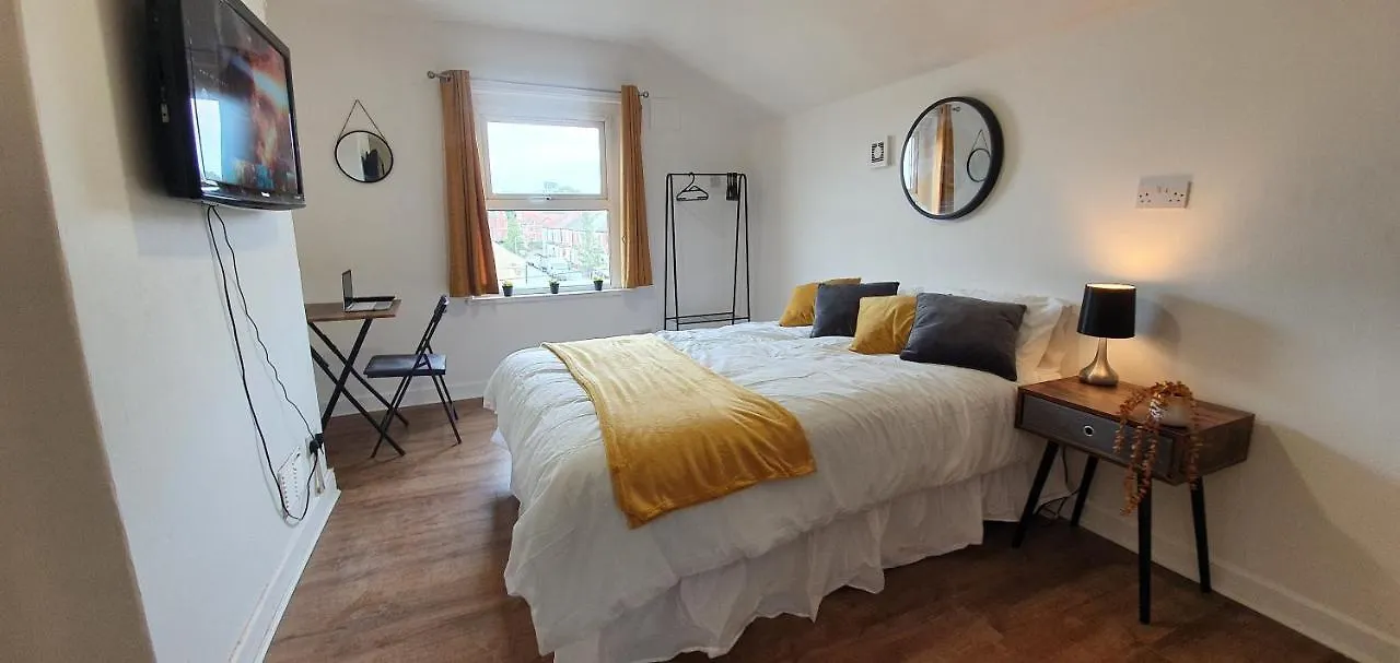Fast Broadband, Budget Stay, Free Netflix. Cardiff Apartment