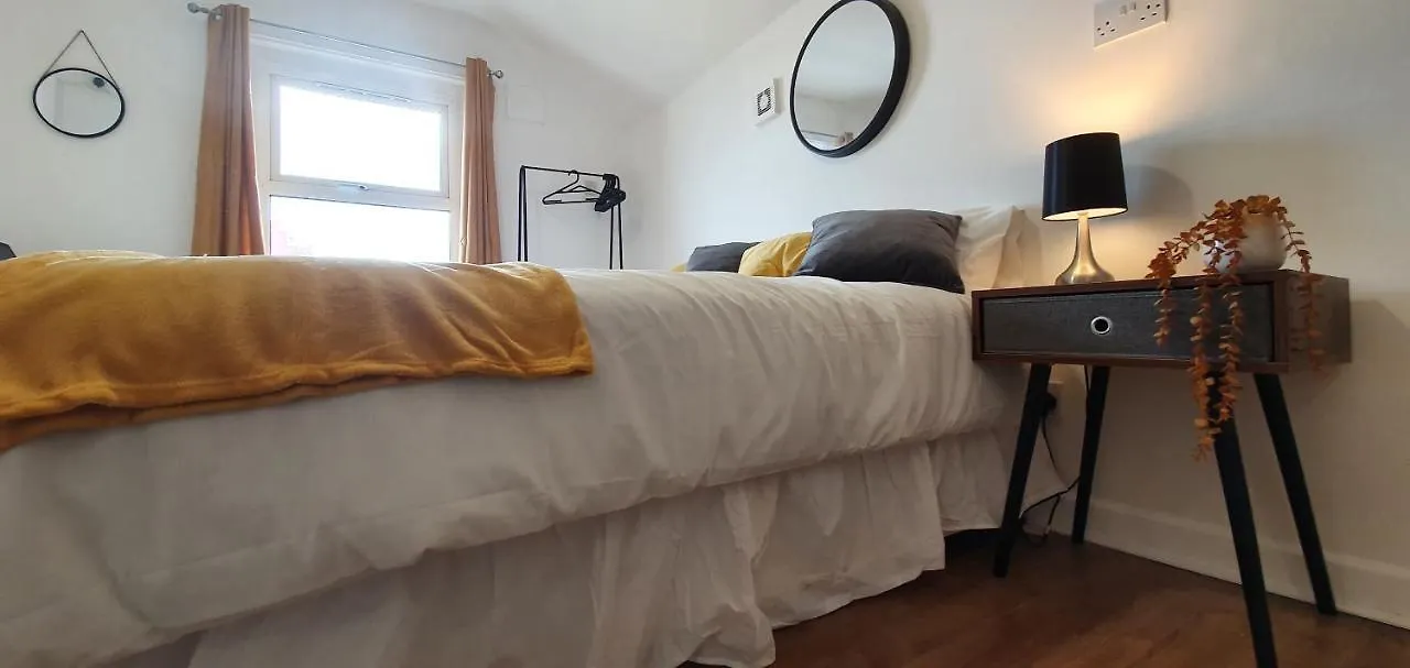 Fast Broadband, Budget Stay, Free Netflix. Cardiff