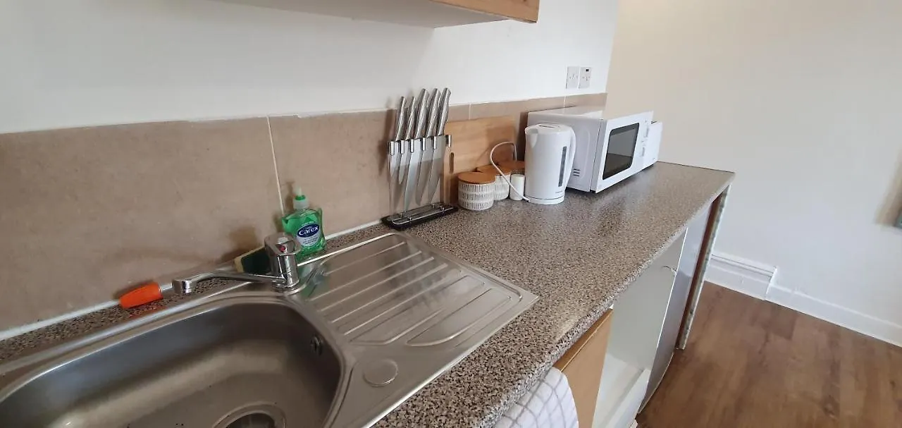 Fast Broadband, Budget Stay, Free Netflix. Cardiff 0*,  United Kingdom